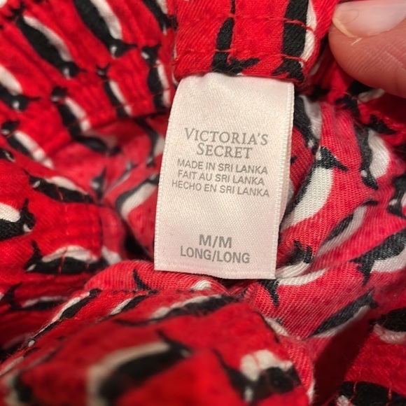 Victoria’s Secret Red Penguin Flannel Pajamas - Picture 5 of 5